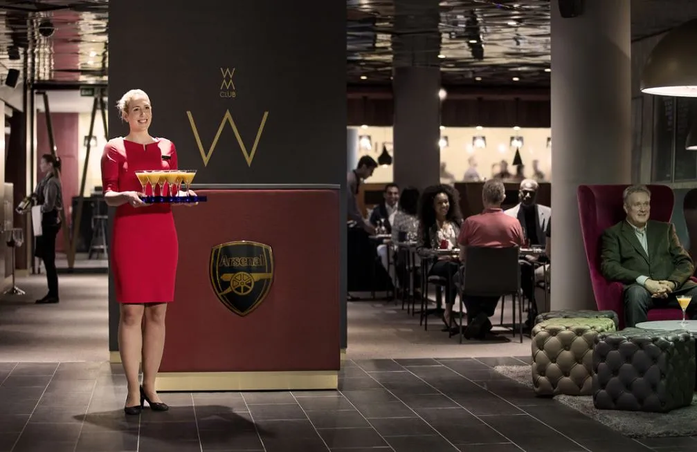 Không gian sang trọng trong khu vực dịch vụ khách VIP tại sân Emirates