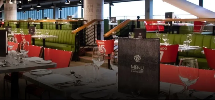 Khu vực hospitality sang trọng tại Old Trafford, mang đến trải nghiệm đẳng cấp cho người hâm mộ