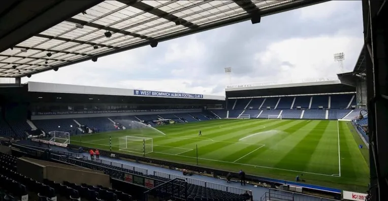 Khung cảnh sân The Hawthorns từ khán đài, ngày thi đấu