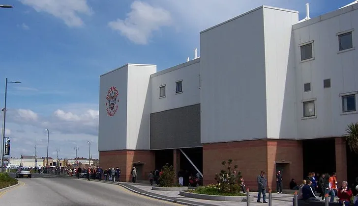 Lối vào sân Bloomfield Road, biểu tượng của Blackpool
