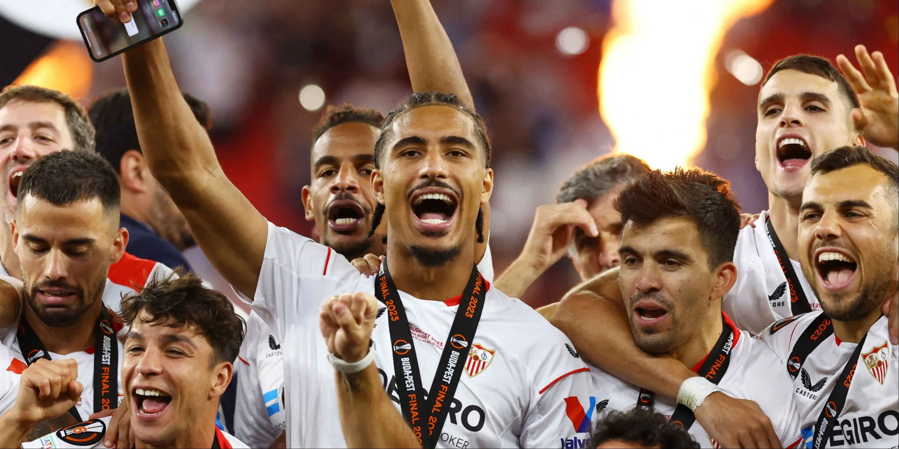Loic Bade trung vệ của Sevilla, mục tiêu chuyển nhượng của Sunderland
