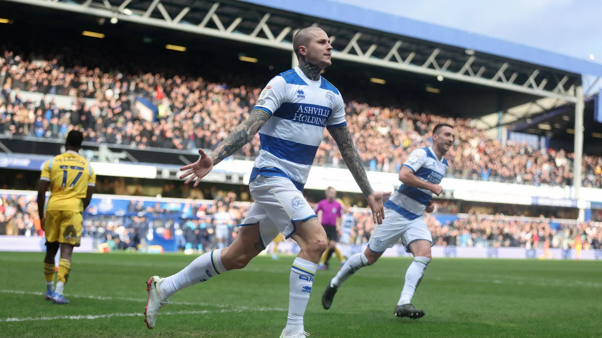 Lyndon Dykes, tiền đạo của Birmingham City, đứng trước ngã rẽ sự nghiệp