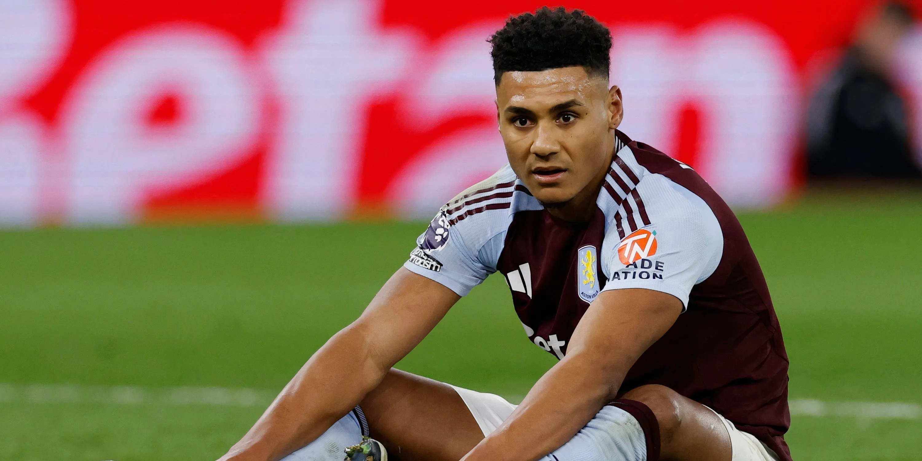Ollie Watkins trong màu áo Aston Villa
