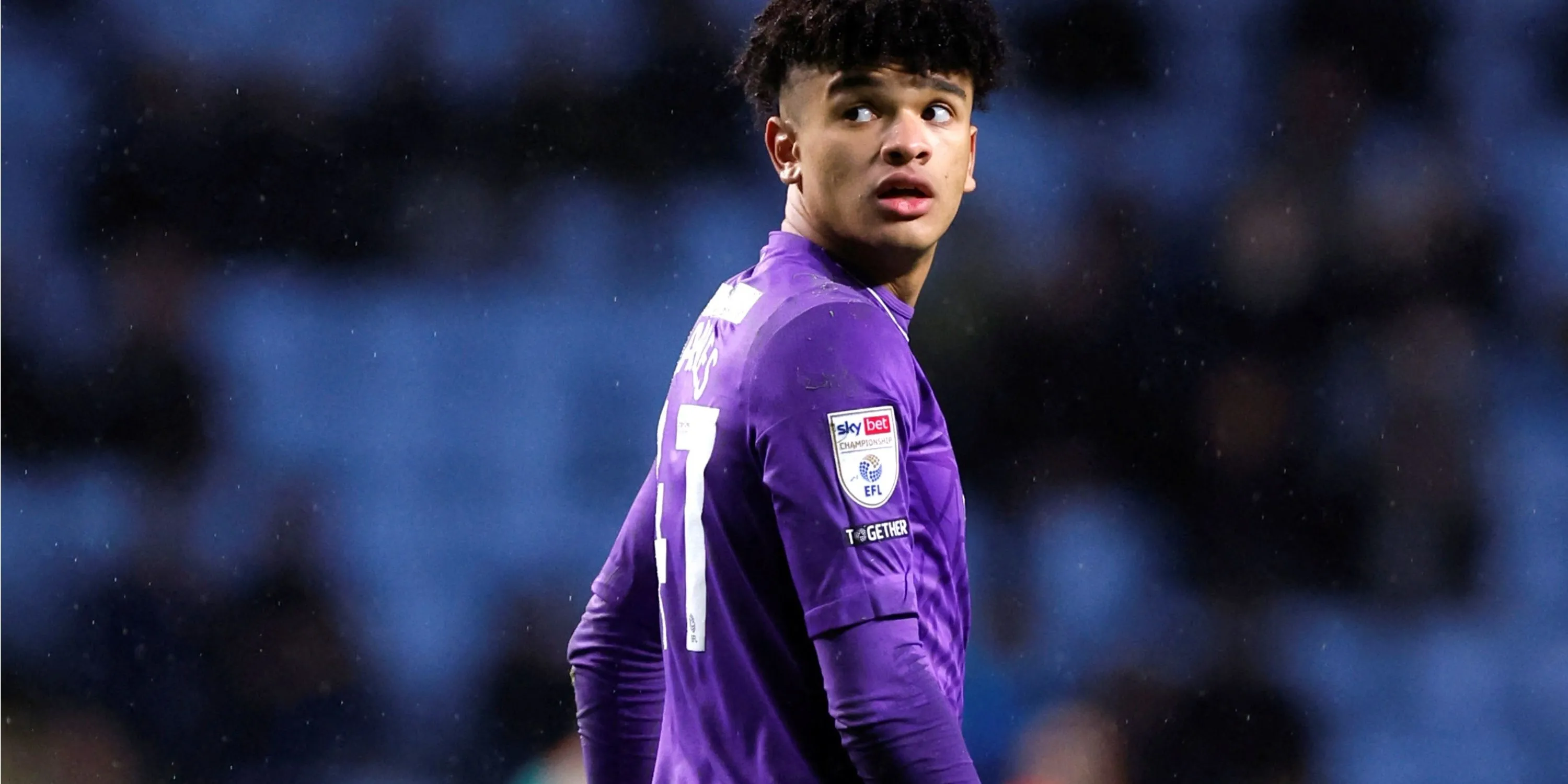 Pierce Charles, thủ môn trẻ tài năng của Sheffield Wednesday được Rangers theo đuổi