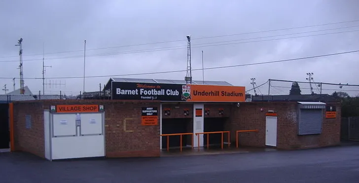 Sân Underhill, mái nhà cũ đầy hoài niệm của Barnet FC