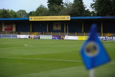 Sân vận động Clarence Park cổ kính của CLB St Albans City FC