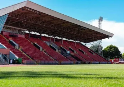 Sân vận động Gateshead International nhìn từ bên ngoài với kiến trúc độc đáo