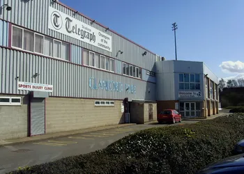 Sân vận động Glanford Park, sân nhà của Scunthorpe United, một công trình lịch sử của bóng đá Anh.