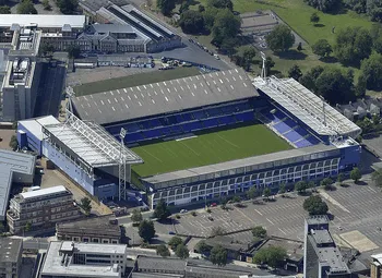 Sân vận động Portman Road nhìn từ trên cao, trái tim của Ipswich Town FC, hiện lên vẻ cổ kính và hùng vĩ giữa lòng Ipswich