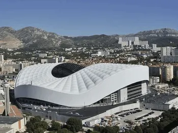 Sân vận động Velodrome từ trên cao, kiến trúc hiện đại của Marseille.