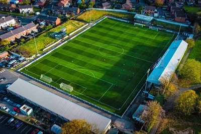 Sân vận động Victory Park của Chorley FC dưới chiều tà tĩnh lặng