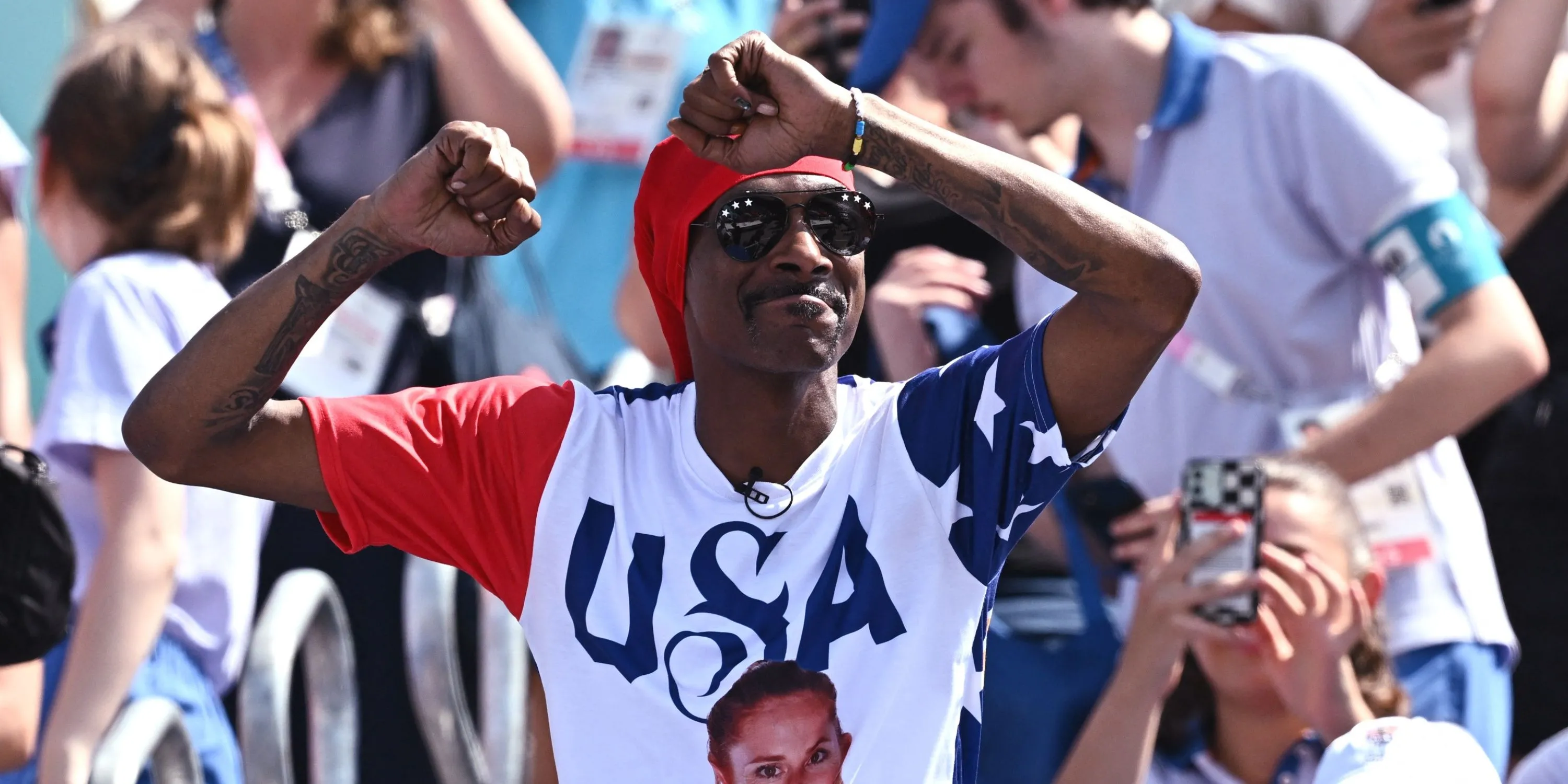 Snoop Dogg trong trang phục Swansea City, tuyên bố trở thành đồng sở hữu câu lạc bộ bóng đá xứ Wales