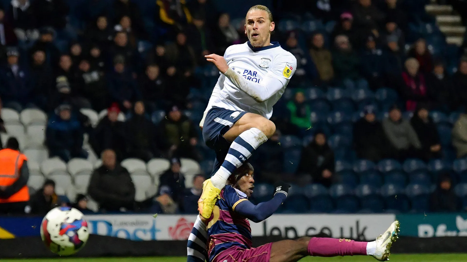 Tiền vệ Brad Potts trong màu áo Preston North End