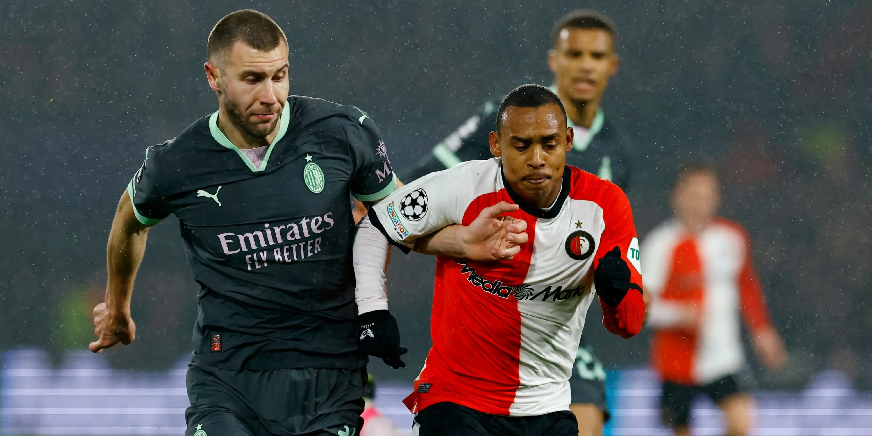Tiền vệ Igor Paixao của Feyenoord trên sân cỏ, mục tiêu chuyển nhượng của Leeds United