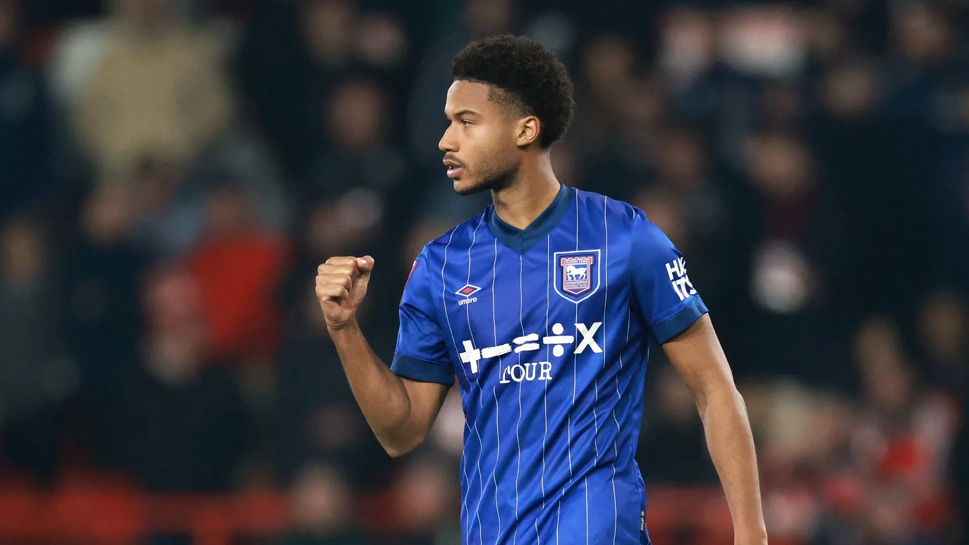 Tiền vệ Jens Cajuste thi đấu cho Ipswich Town mùa giải 2024/2025