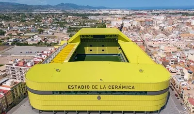 Toàn cảnh sân Estadio de la Ceramica của Villarreal từ trên cao, nhìn rõ kiến trúc độc đáo.
