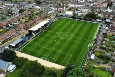 Toàn cảnh sân The Brewery Field, mái nhà thân quen của Spennymoor Town FC