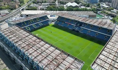 Toàn cảnh sân The Den nhìn từ trên cao, biểu tượng của Millwall FC.