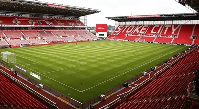 Toàn cảnh sân vận động Bet365, mái nhà ấm cúng của Stoke City