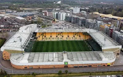 Toàn cảnh sân vận động Carrow Road nhìn từ trên cao, biểu tượng của Norwich City.