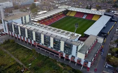 Toàn cảnh sân vận động Vicarage Road nhìn từ trên cao, biểu tượng của Watford FC