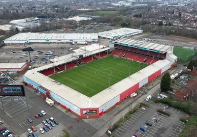 Tổng quan sân vận động Bescot từ trên cao, sân nhà của Walsall FC