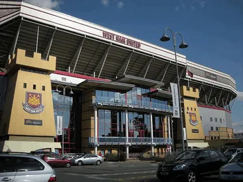 Tổng quan sân vận động Boleyn Ground, mái nhà cũ của West Ham United