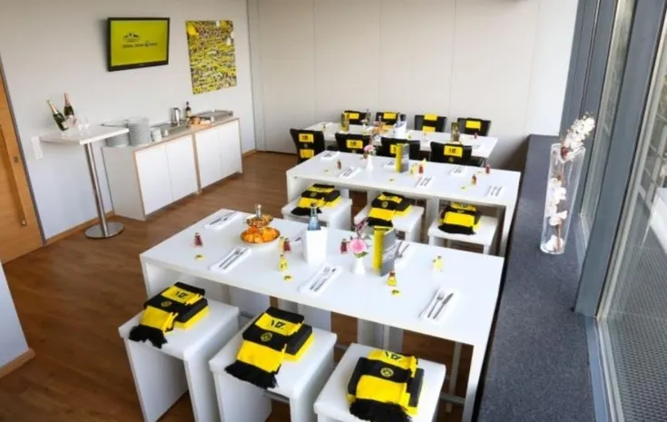 Trải nghiệm dịch vụ tiếp đón cao cấp tại Signal Iduna Park của Borussia Dortmund
