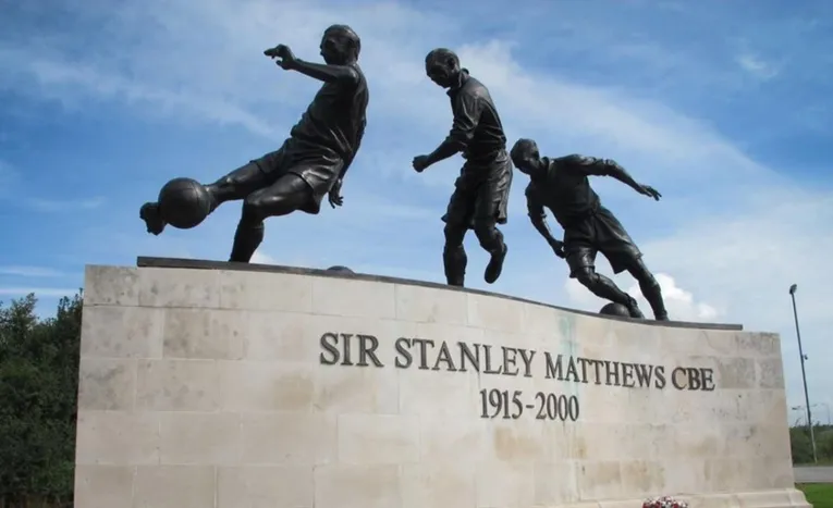 Tượng đài Sir Stanley Matthews, huyền thoại bất tử của CLB Stoke City