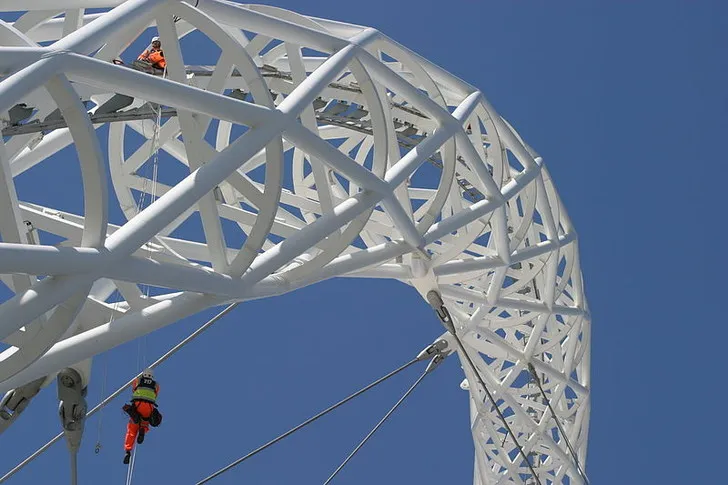 Vòm Wembley (Wembley Arch) biểu tượng, sừng sững trên bầu trời London