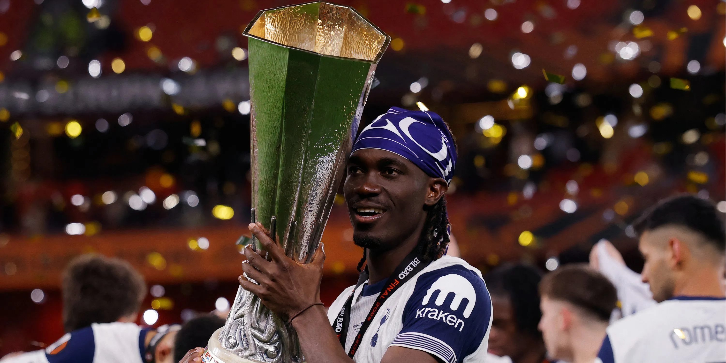 Yves Bissouma nhìn xa xăm, có lẽ đã đến lúc chia tay Tottenham
