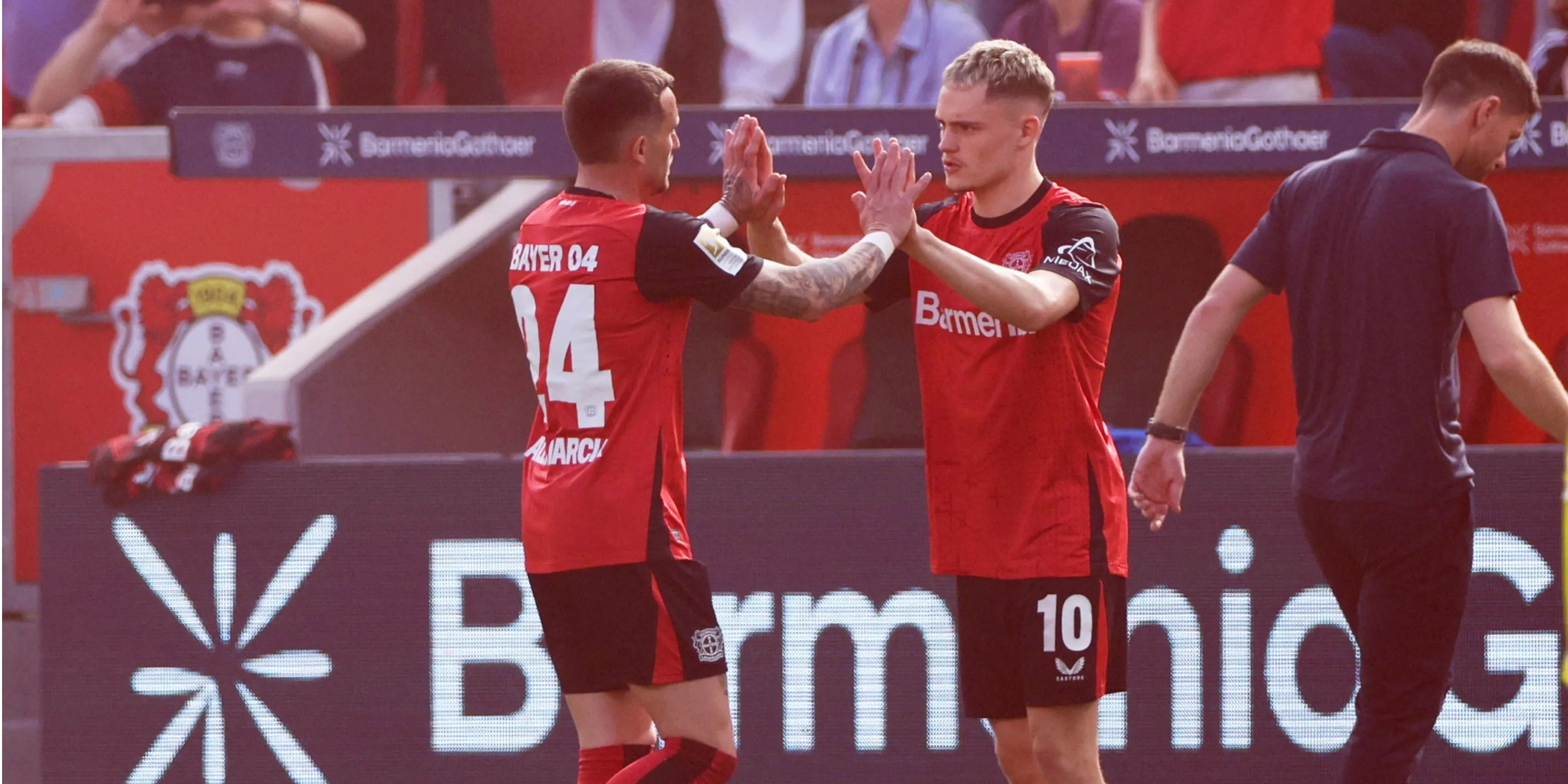 Aleix García trong màu áo Bayer Leverkusen, mục tiêu chuyển nhượng của West Ham