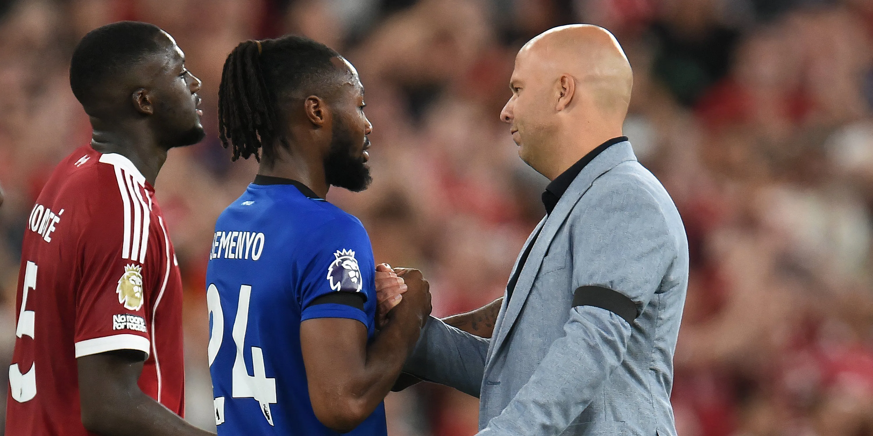 Antoine Semenyo đối mặt Ibrahima Konate trong trận Liverpool gặp Bournemouth