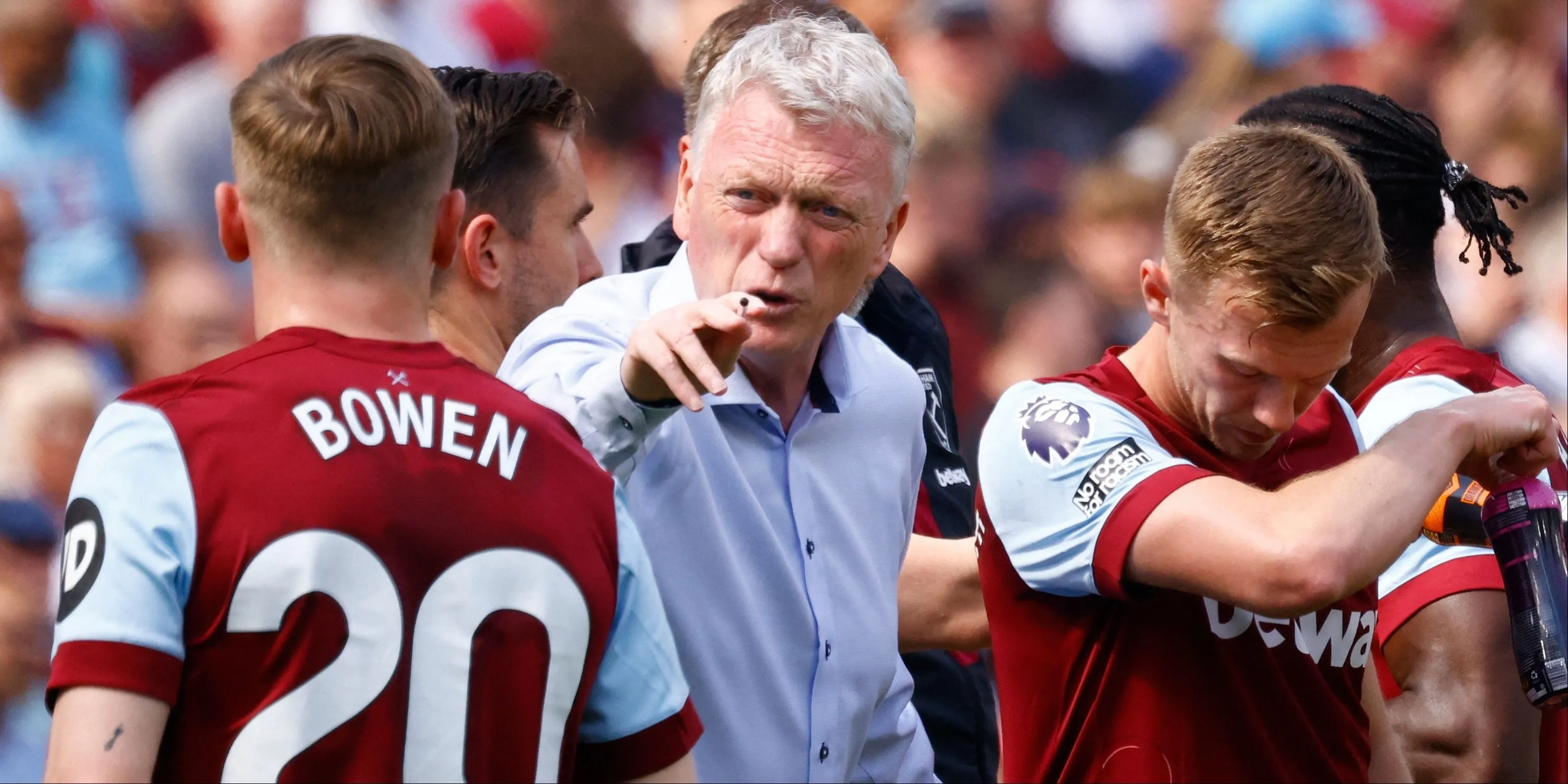 David Moyes cùng Jarrod Bowen và James Ward-Prowse tại West Ham, thể hiện triết lý xây dựng cầu thủ chạy cánh của Moyes