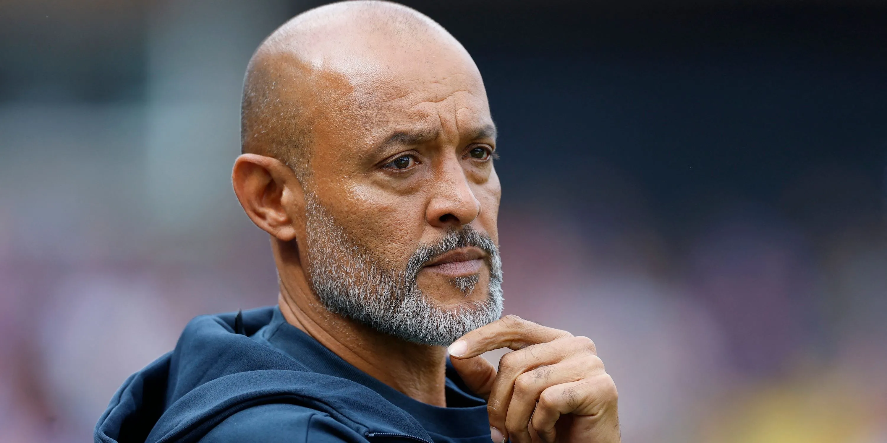 HLV Nuno Espirito Santo trong màu áo Nottingham Forest, ứng viên thay thế Graham Potter tại West Ham