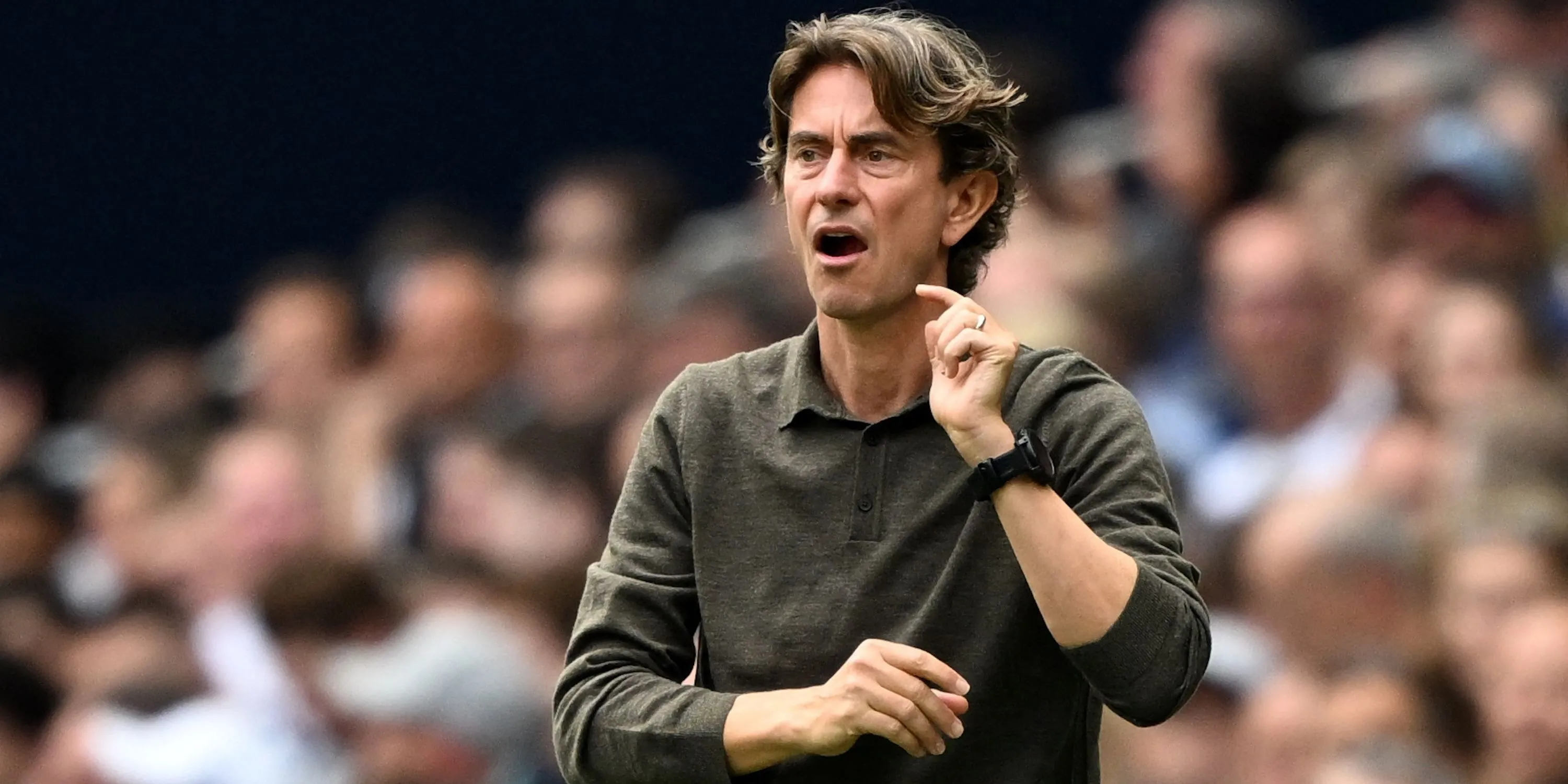 HLV Thomas Frank của Tottenham phản ứng trên sân cỏ