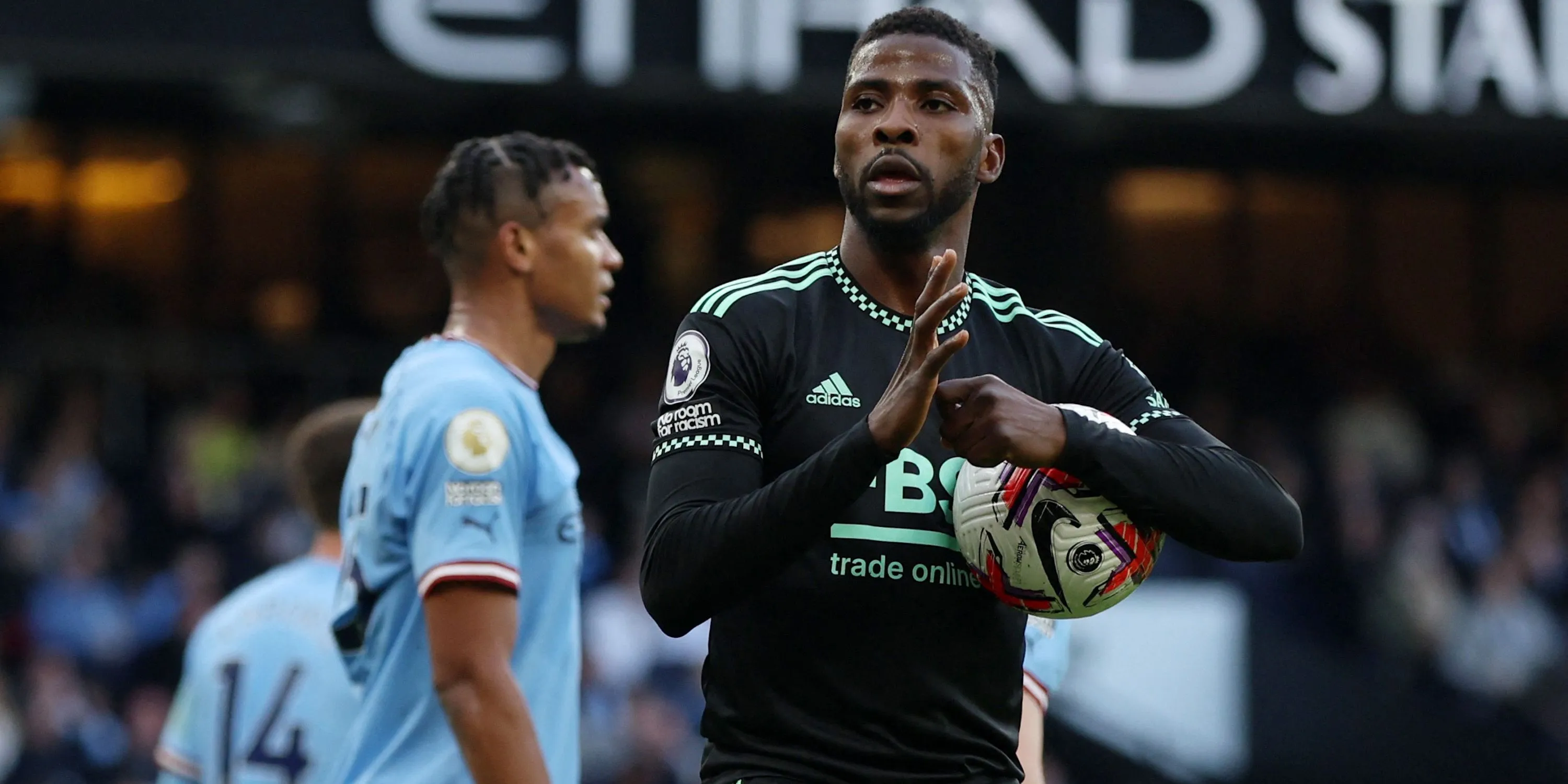 Kelechi Iheanacho ăn mừng bàn thắng cho Leicester City