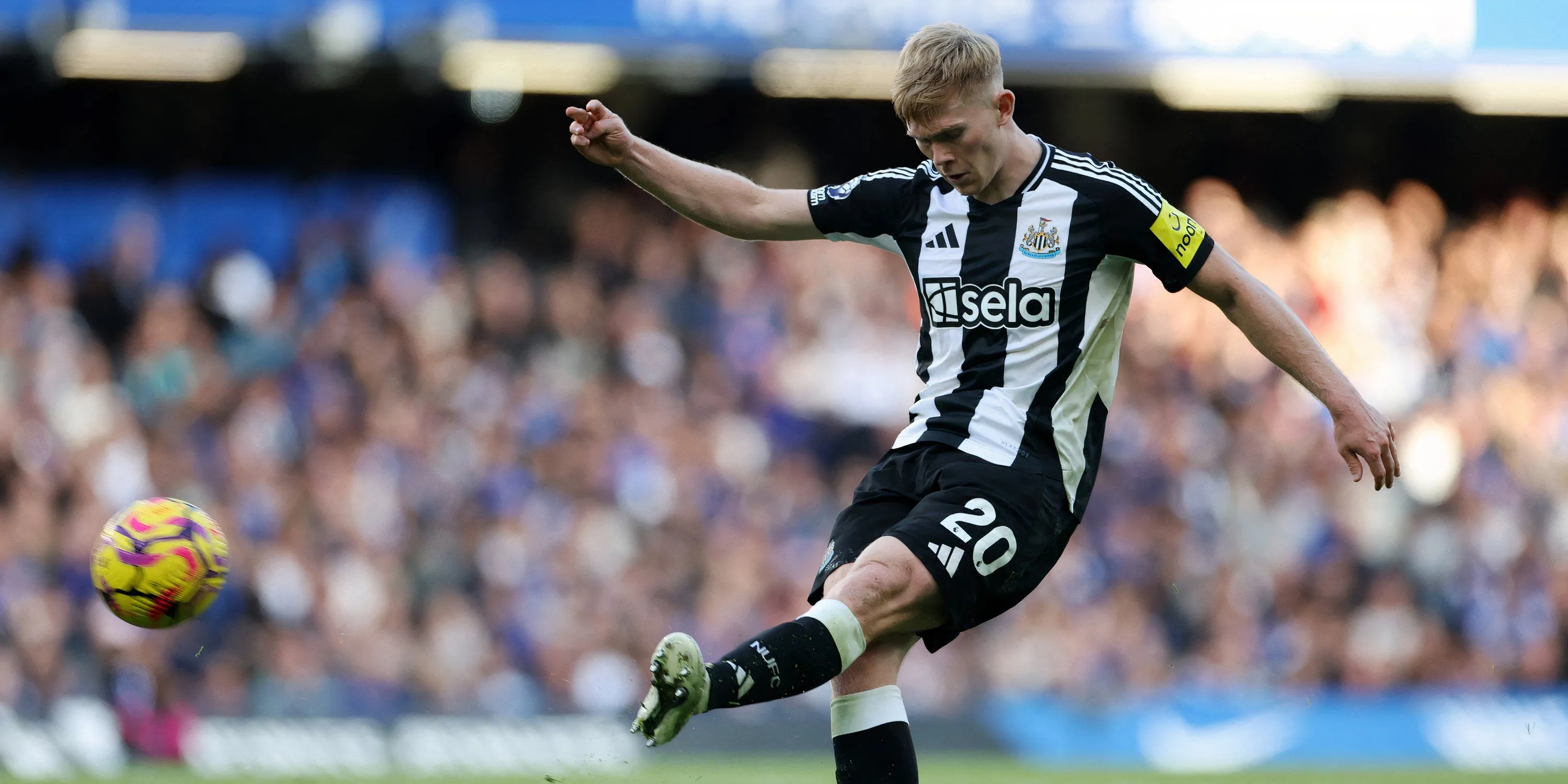 Lewis Hall - Hậu vệ cánh đầy hứa hẹn của Newcastle