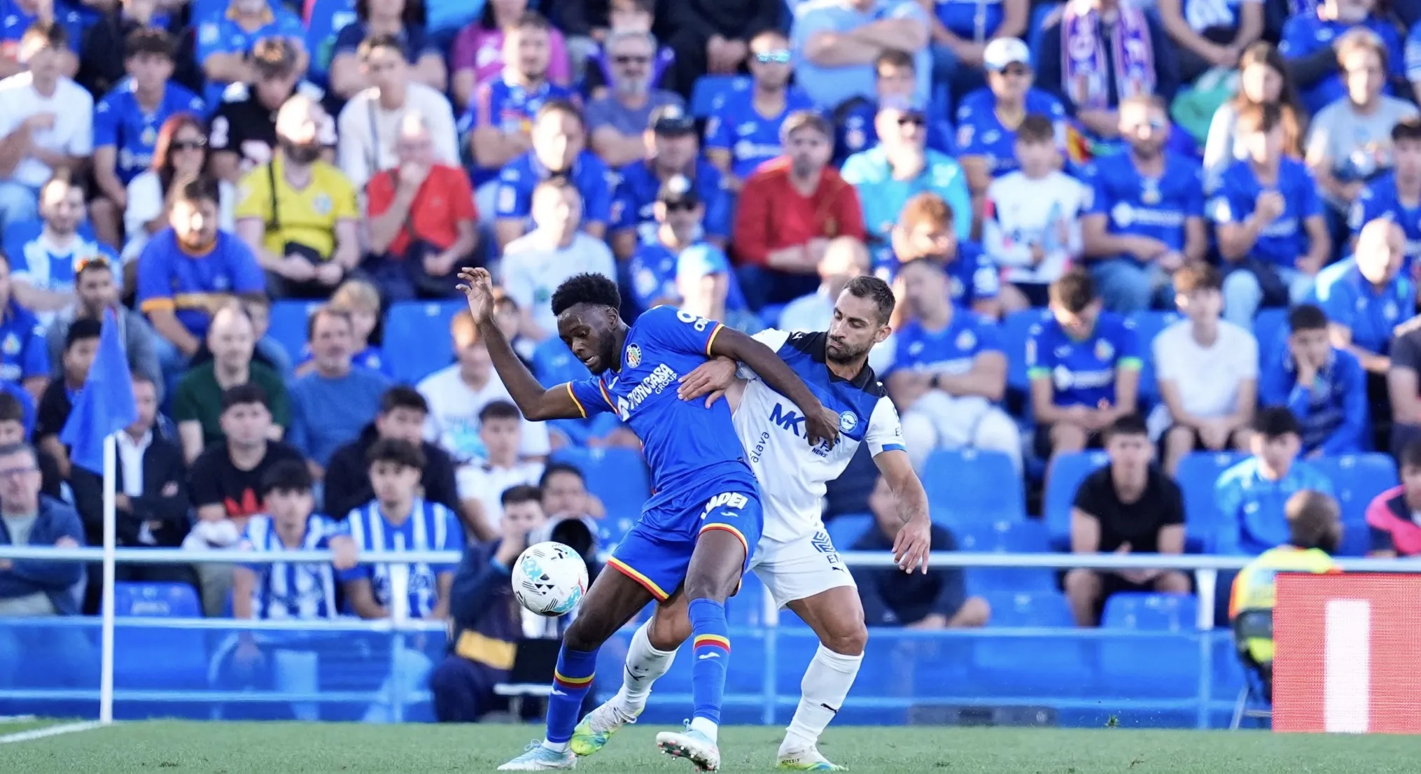 Bài tập rondo giúp Kamara trau dồi kỹ thuật, tầm nhìn và kiểm soát bóng trong môi trường La Liga