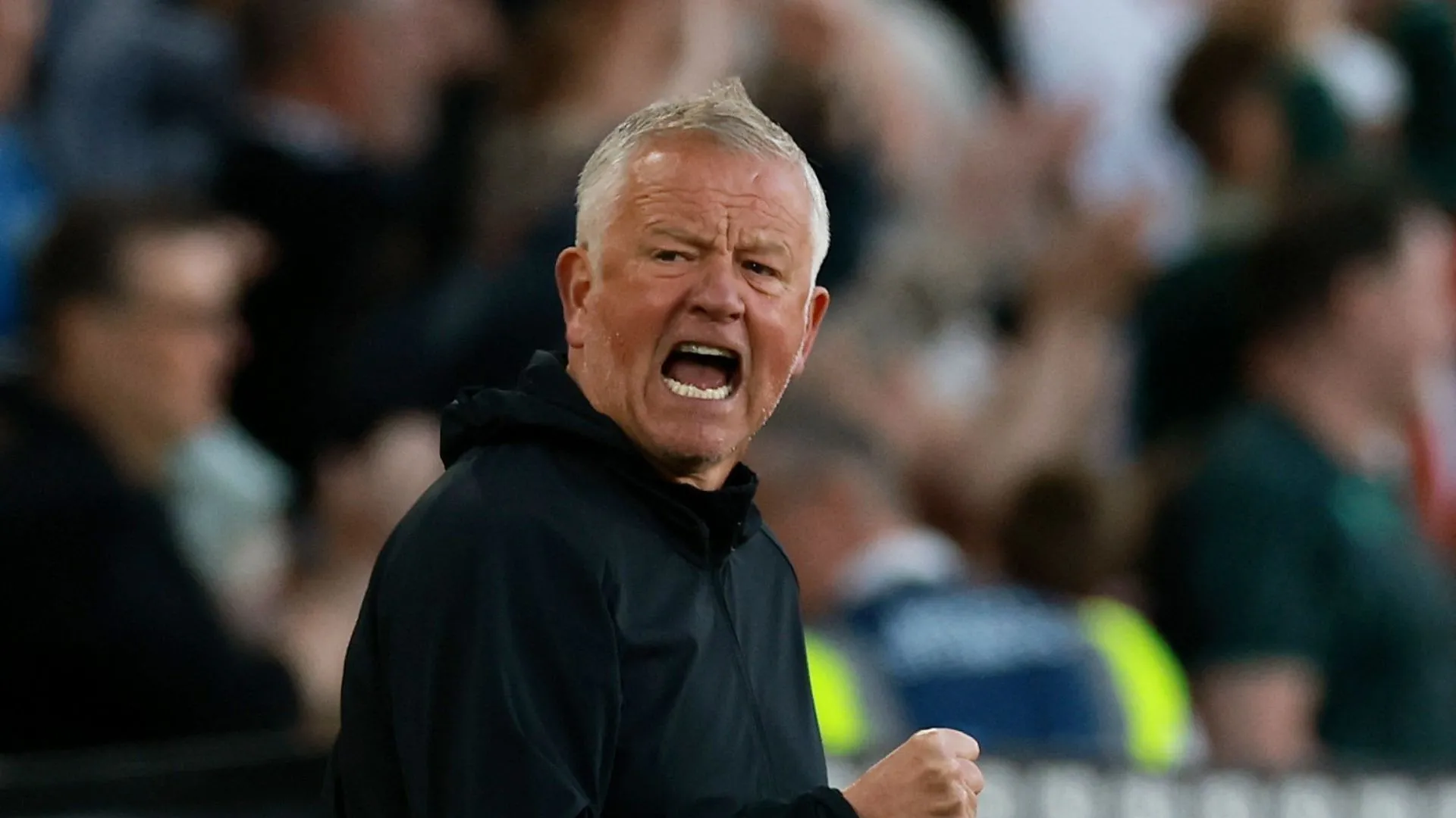 HLV Chris Wilder chỉ đạo các cầu thủ Sheffield United, hy vọng vực dậy đội bóng sau những kết quả khó khăn.