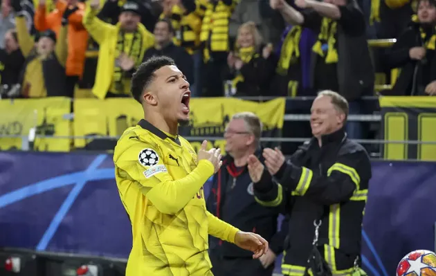 Jadon Sancho thời đỉnh cao tại Dortmund, khoảnh khắc ăn mừng bàn thắng và rê bóng thể hiện kỹ thuật