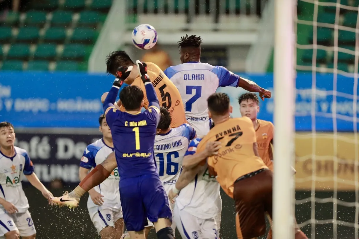 Luật trong nước được VFF điều chỉnh cho phù hợp với đặc thù V-League và Cúp Quốc gia