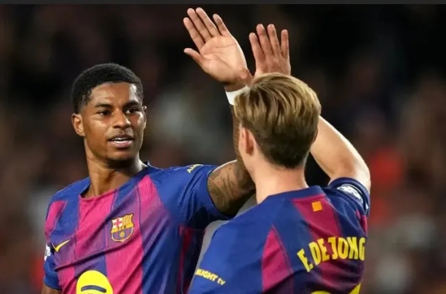 Marcus Rashford ăn mừng cú đúp cho Barcelona, dấu ấn ở Champions League.
