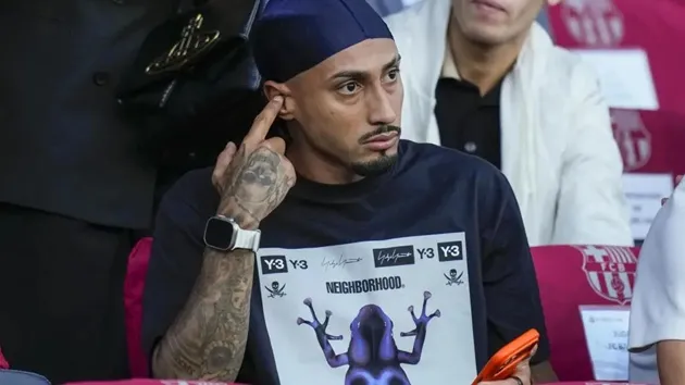 Raphinha trong buổi tập, chưa chắc ra sân ở El Clasico