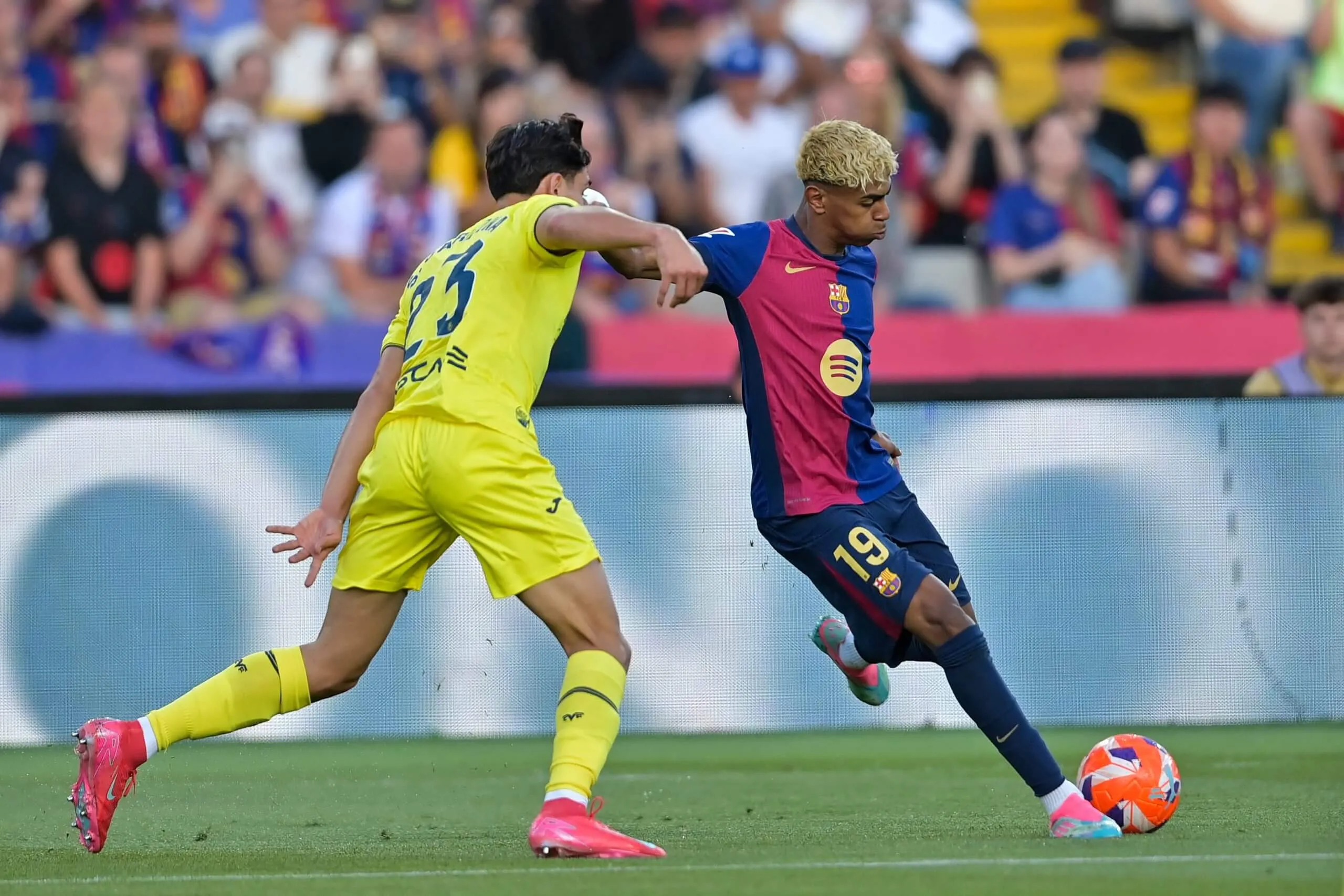 Sân vận động trống, đề xuất tổ chức trận Villarreal vs Barcelona ở nước ngoài