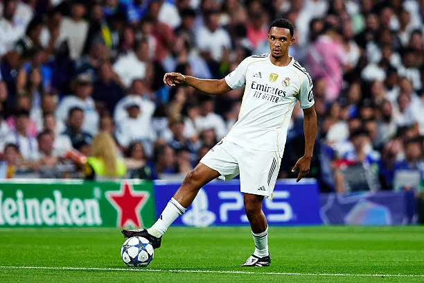 Trent Alexander-Arnold: hậu vệ biên hiện đại vừa phòng ngự vừa tổ chức tấn công