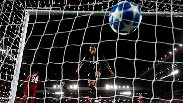 UEFA đã bỏ luật bàn thắng sân khách từ 2021, nhưng IFAB cho phép các giải tùy biến; ảnh minh họa bàn thắng quyết định.