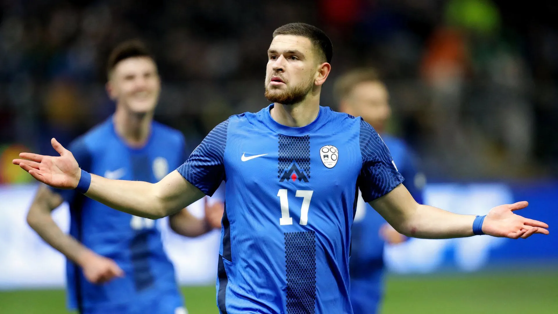 Adam Idah - Tiền đạo người Ireland trong trang phục Swansea City