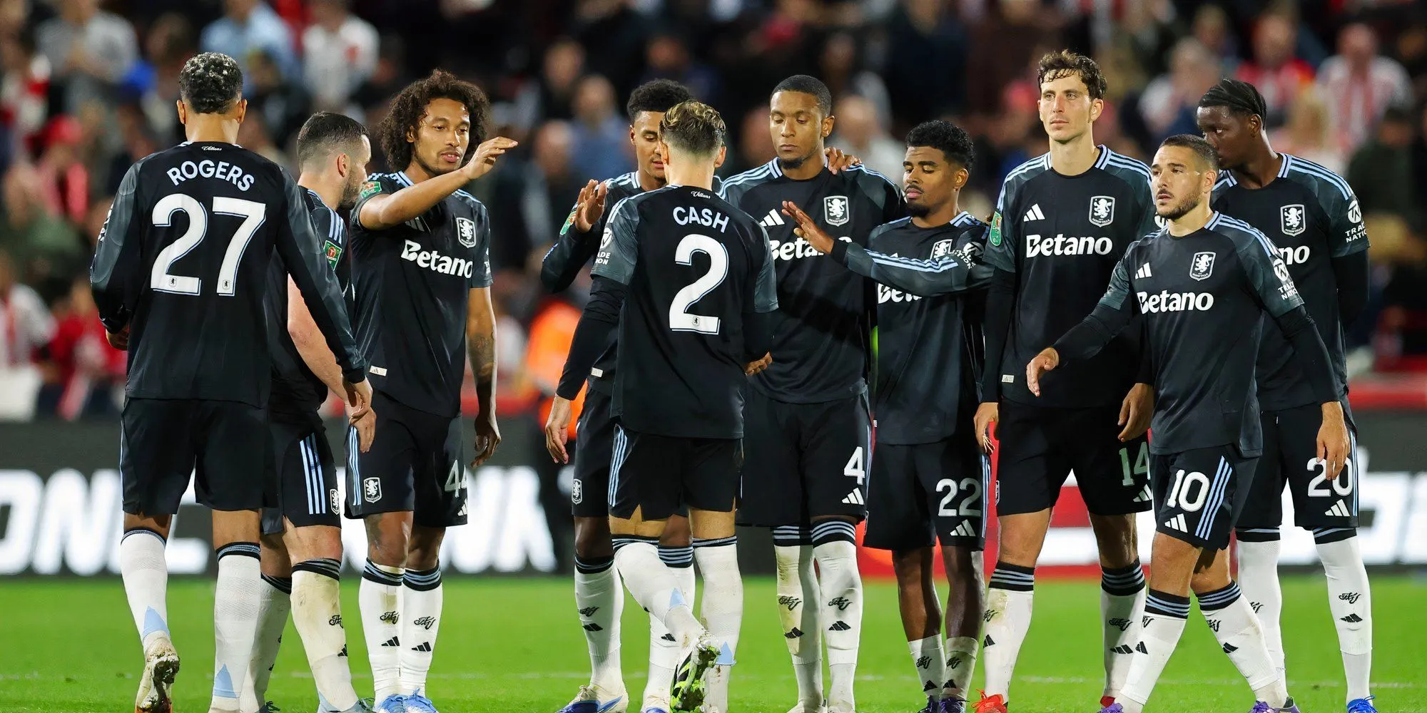 Đội hình Aston Villa chuẩn bị cho trận đấu ở mùa giải 2025/26