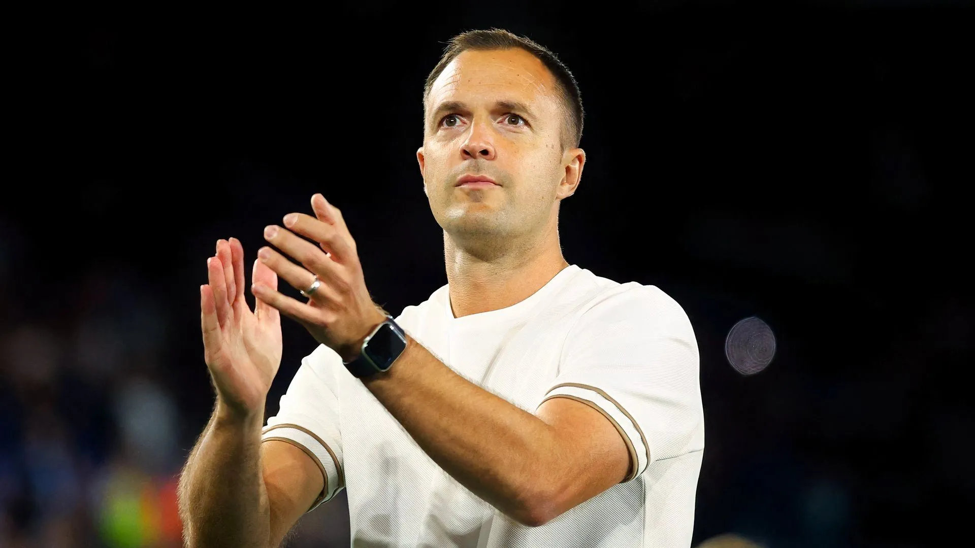 Huấn luyện viên Chris Davies tại St. Andrew's, nơi lòng tin ngày một yếu đi